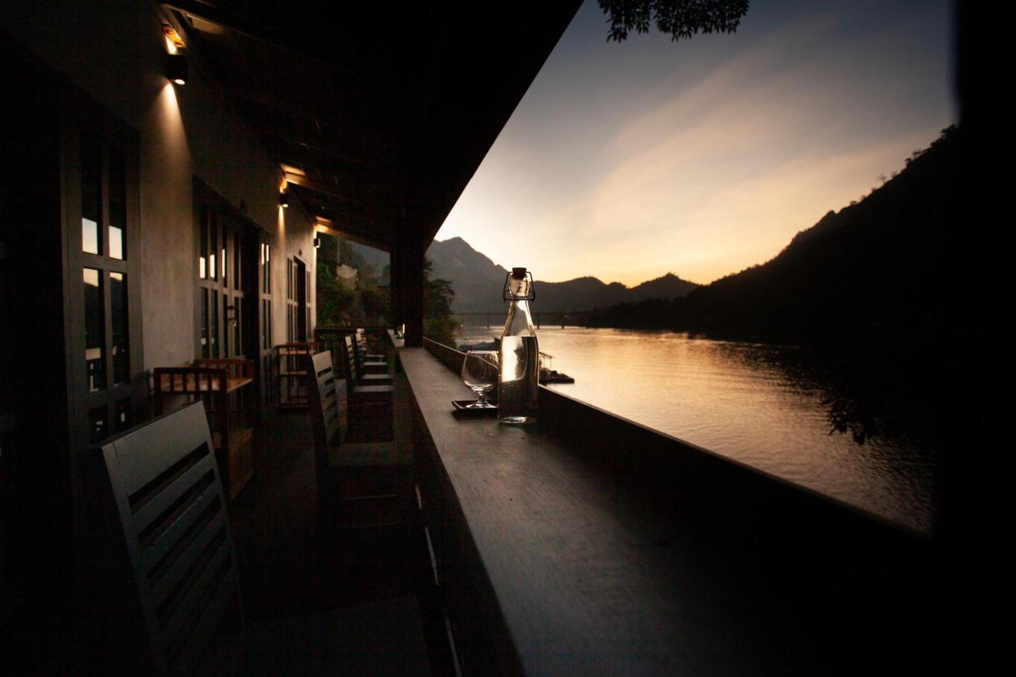 Dokchampa River View Villa Nong Khiaw ภายนอก รูปภาพ