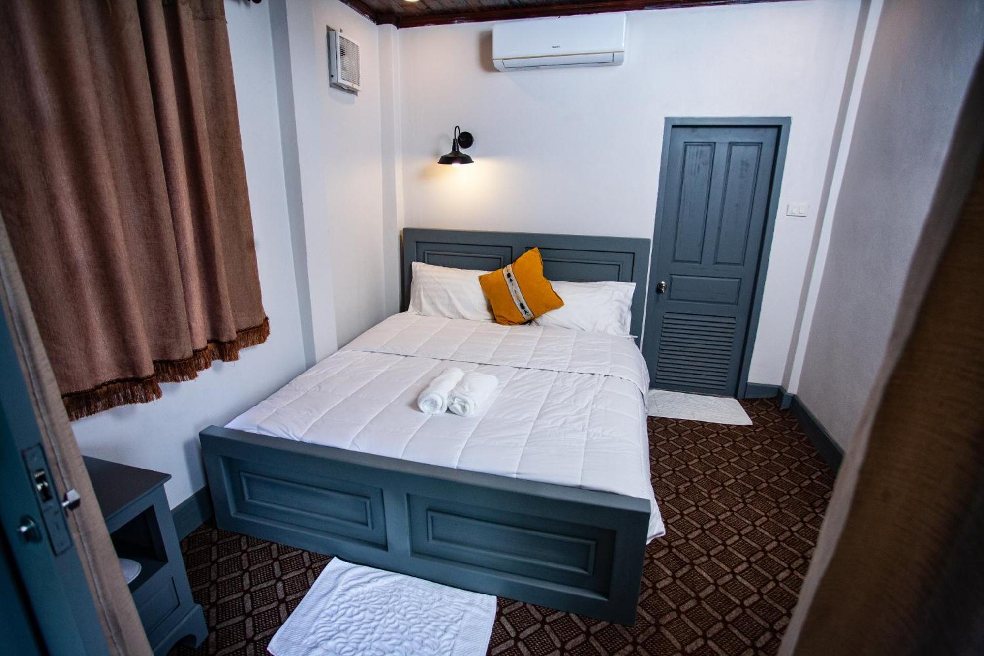 Dokchampa River View Villa Nong Khiaw ภายนอก รูปภาพ