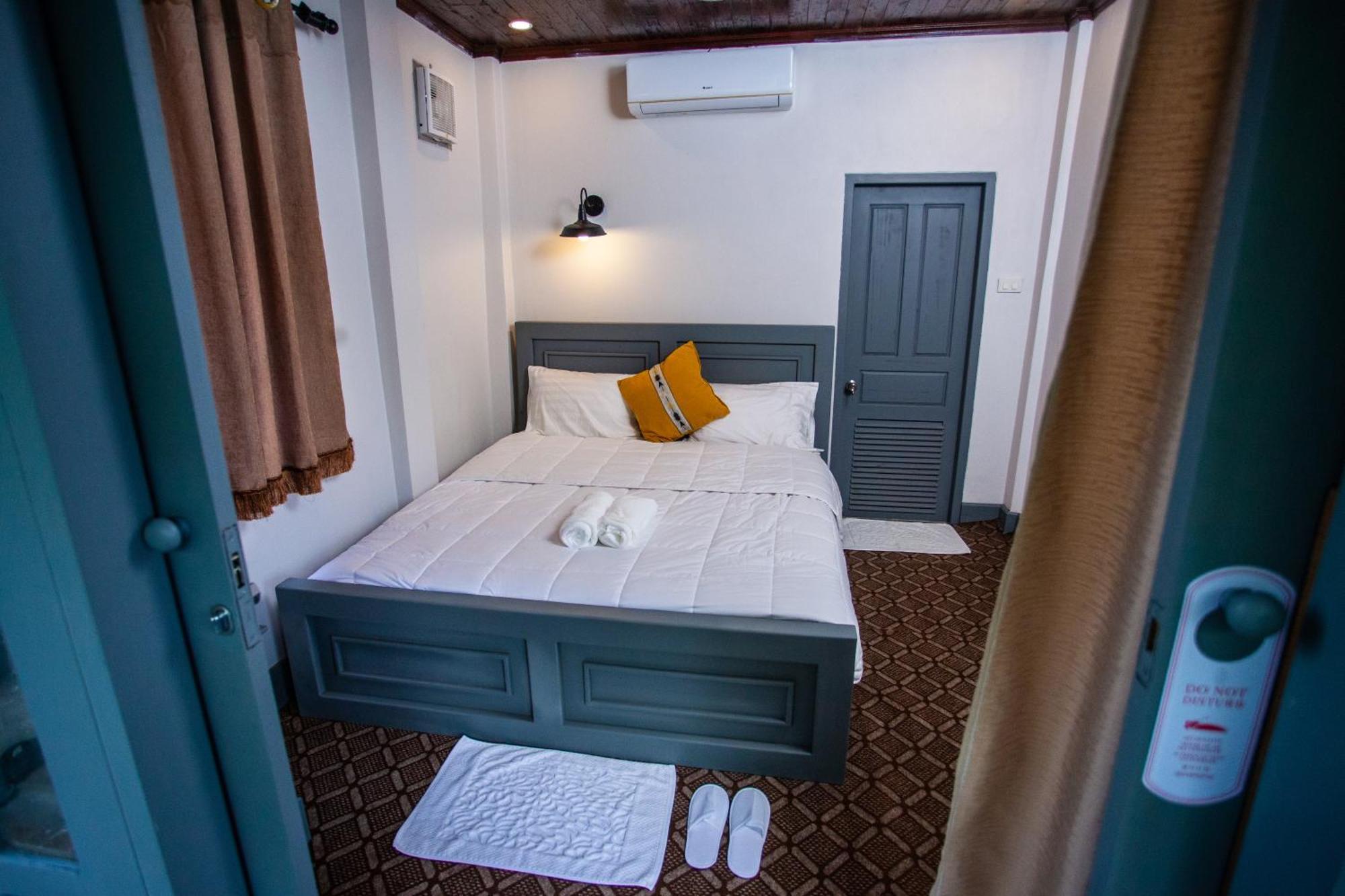 Dokchampa River View Villa Nong Khiaw ภายนอก รูปภาพ