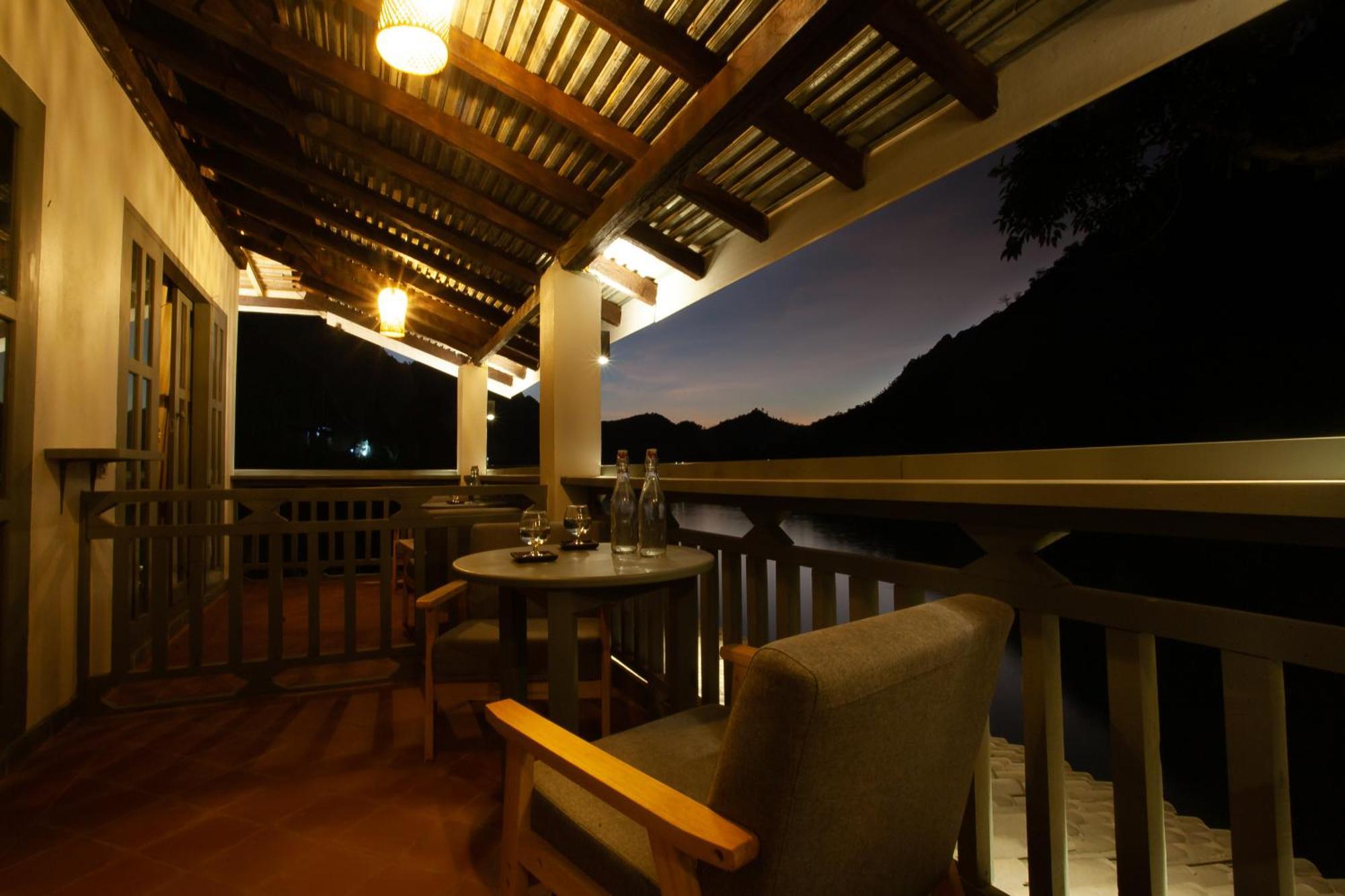 Dokchampa River View Villa Nong Khiaw ภายนอก รูปภาพ