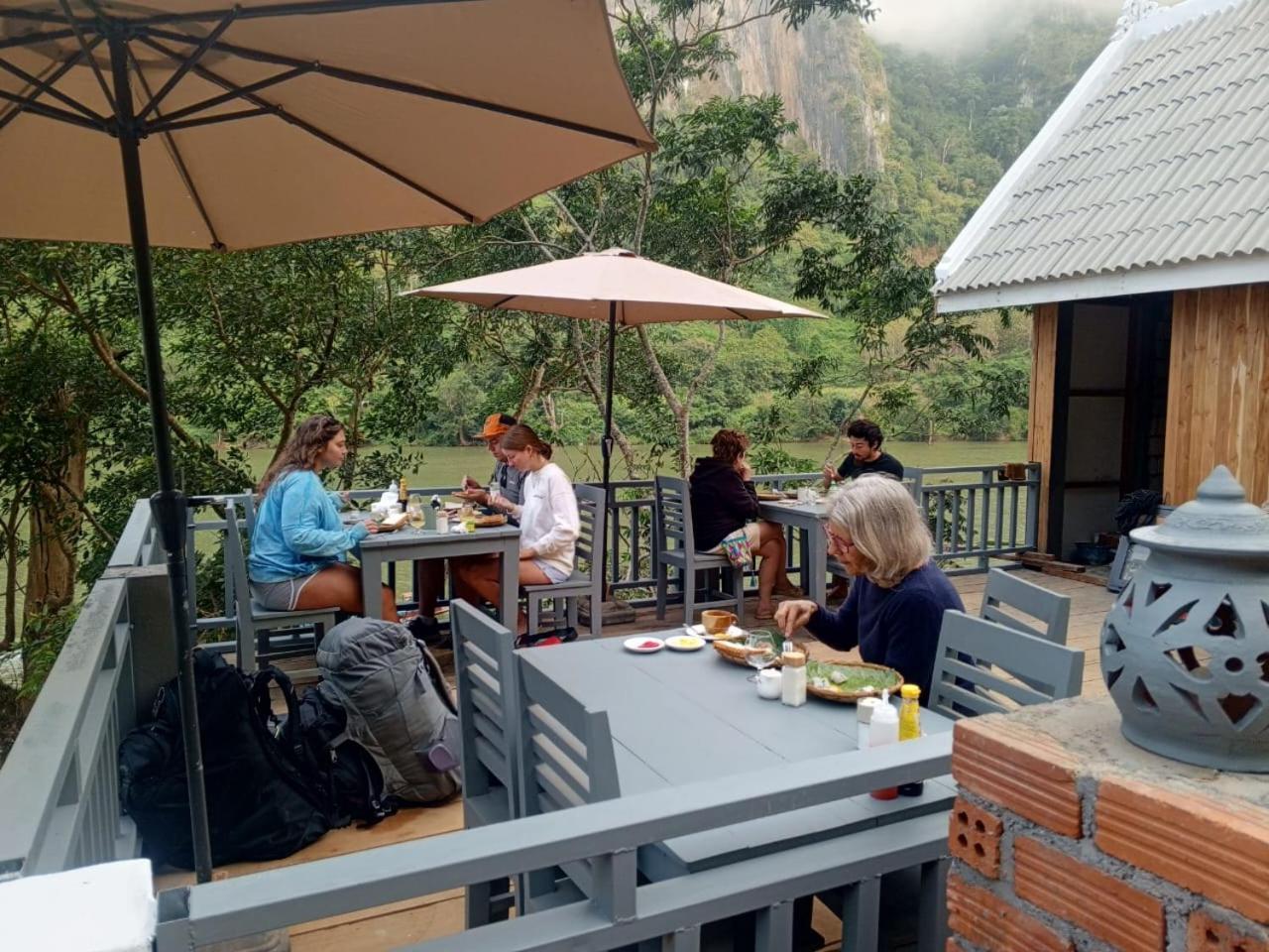 Dokchampa River View Villa Nong Khiaw ภายนอก รูปภาพ