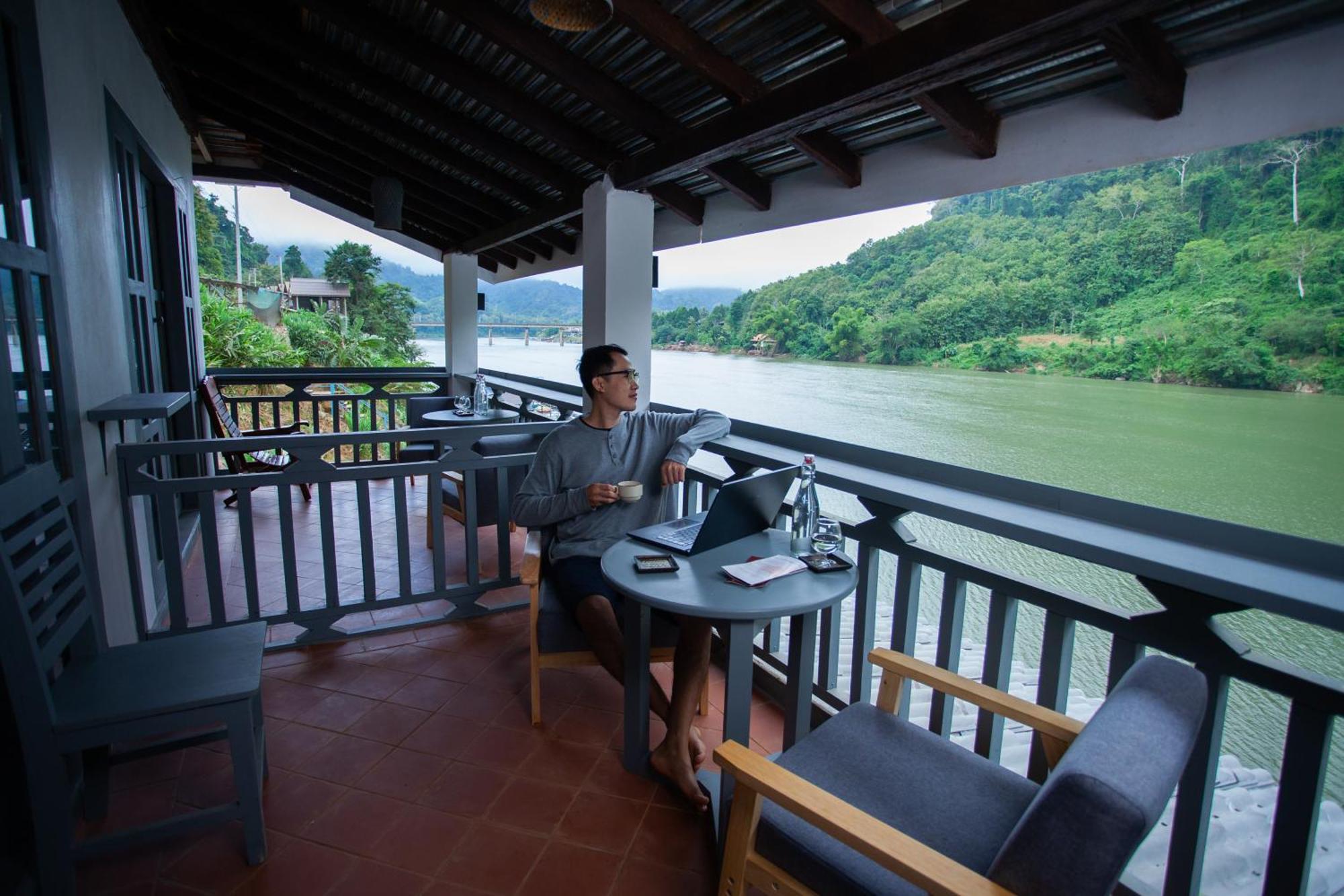 Dokchampa River View Villa Nong Khiaw ภายนอก รูปภาพ